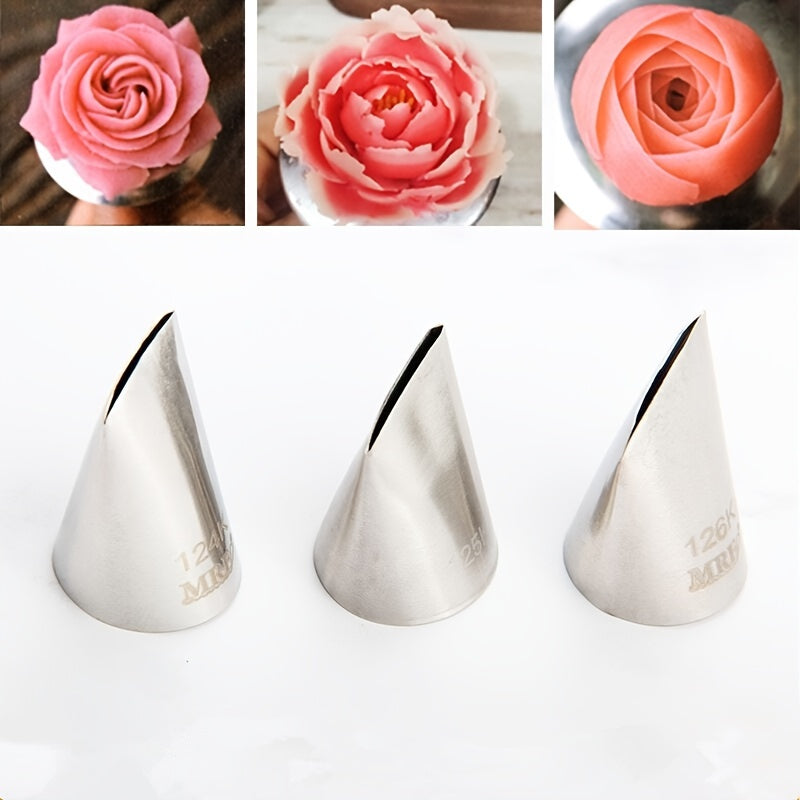 Trois douilles pâtissières en inox avec démonstration des étapes de création d'une rose en crème